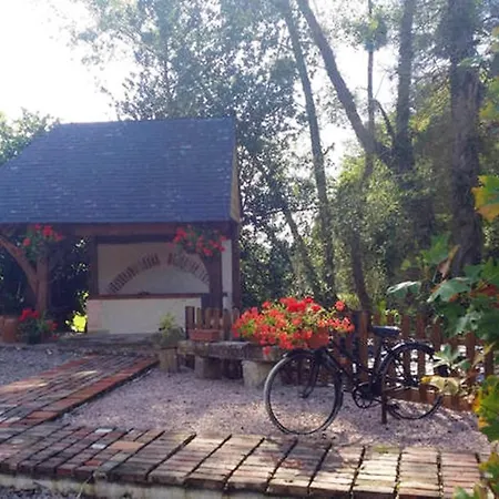 House With 2 Bedrooms In With Furnished Garden And Wifi 55 Km From The Beach * Lisores
